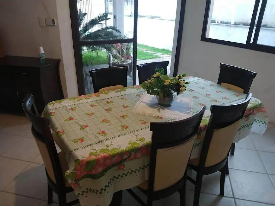 Дом отдыха Linda Casa Com Piscina Em Picarras Sc E Vista Para O Mar